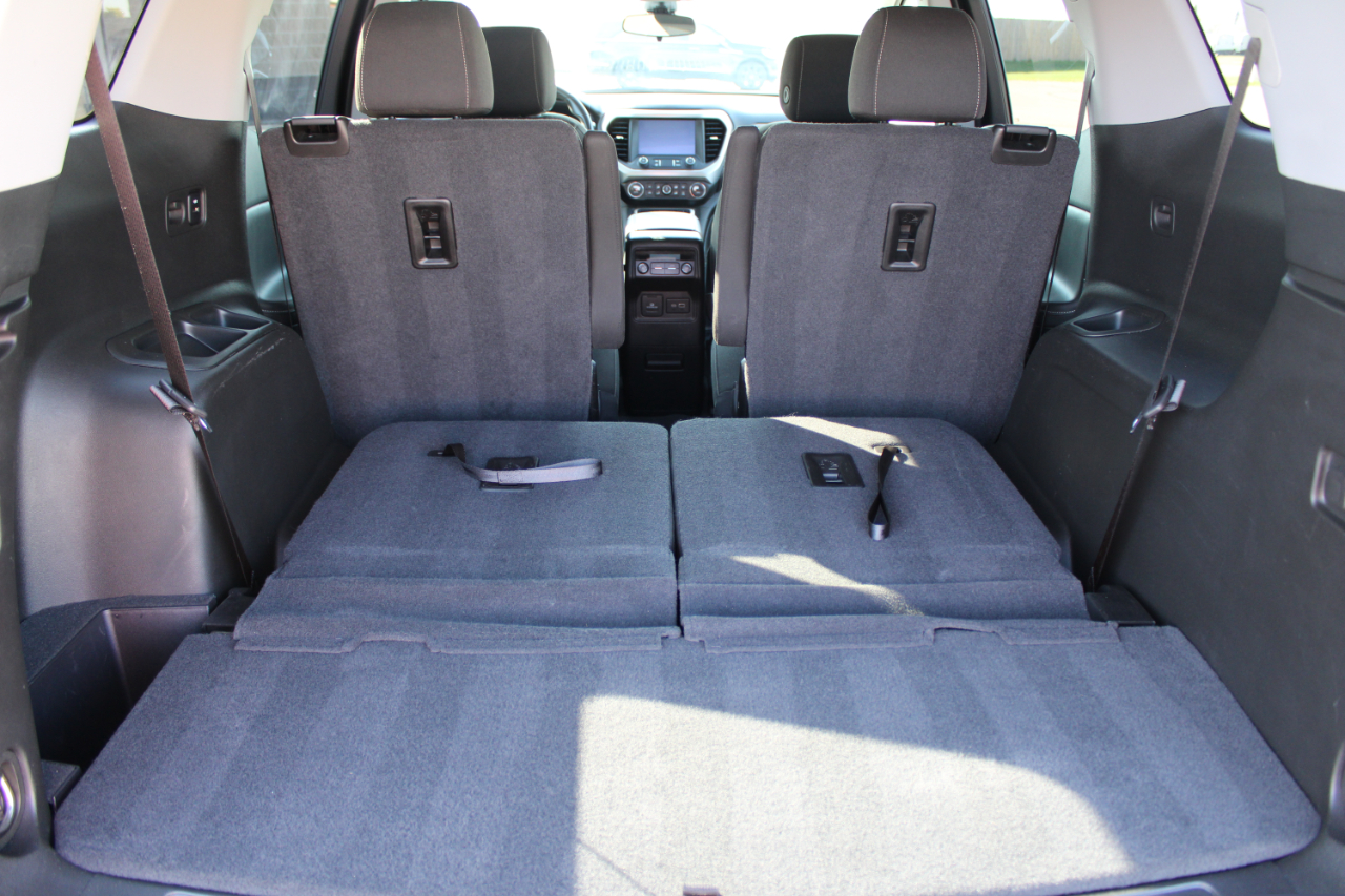 2023 Gmc Acadia SLE photo 18