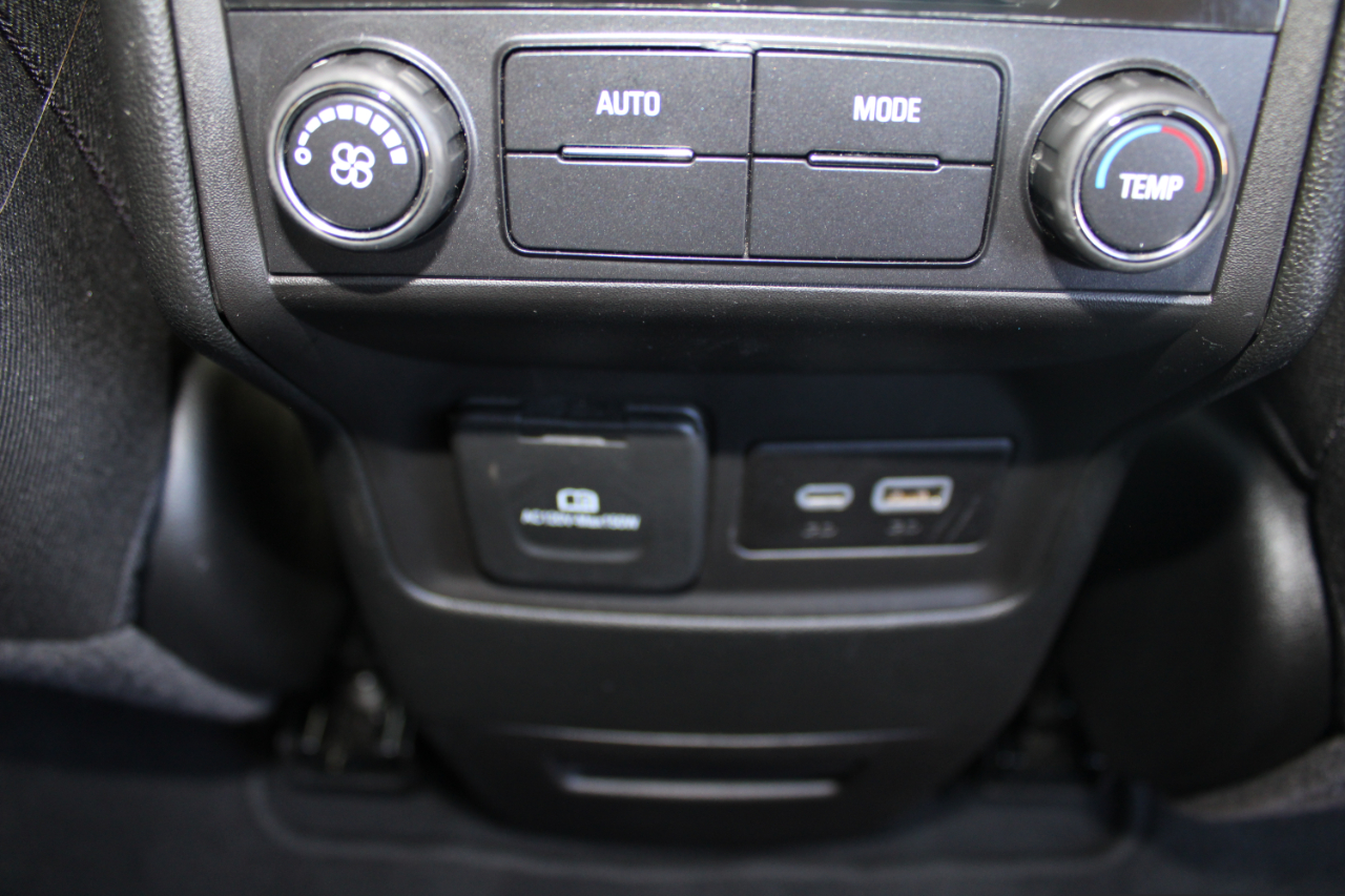 2023 Gmc Acadia SLE photo 19
