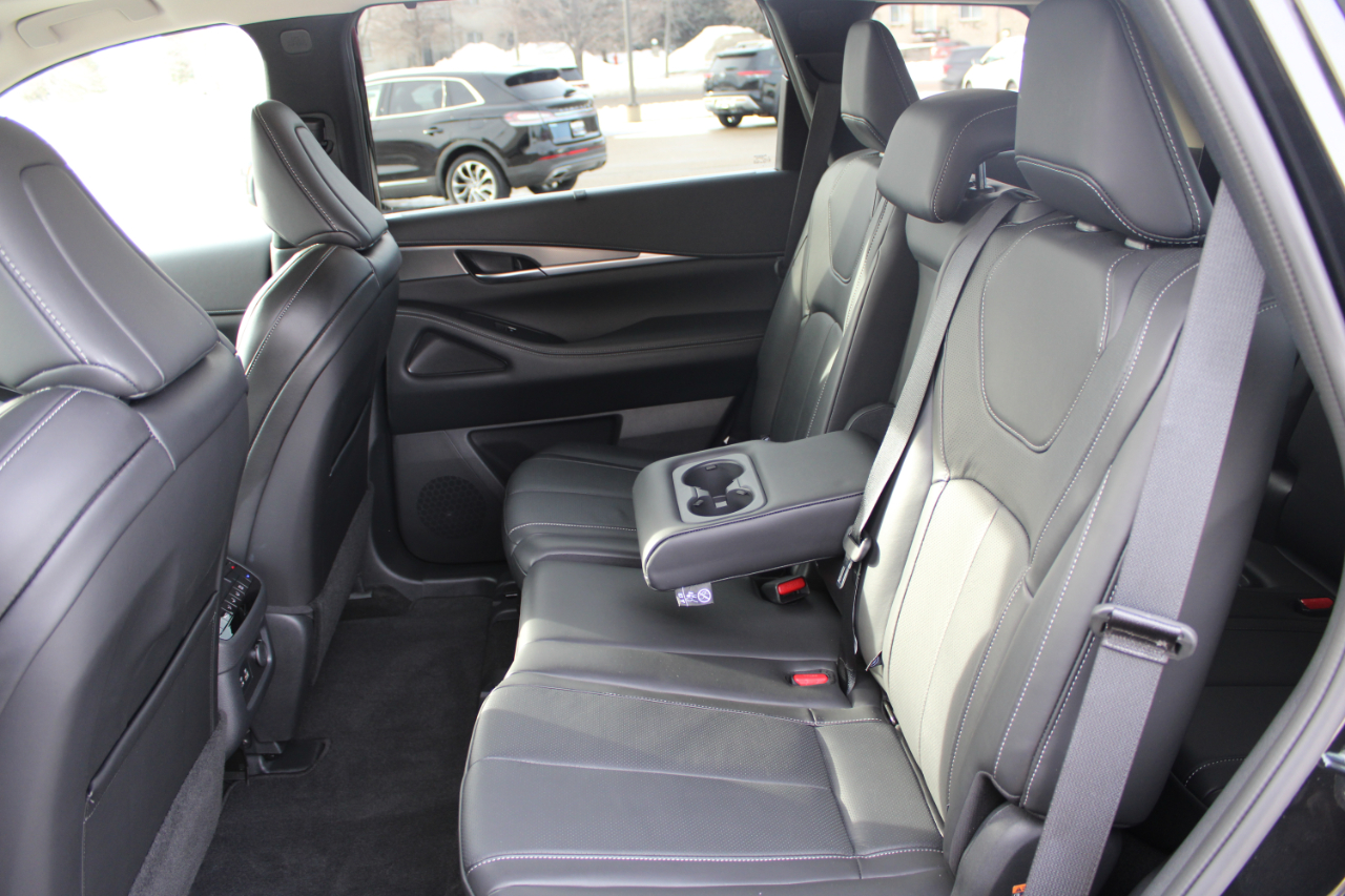 Infiniti QX60 LUXE AWD 2024