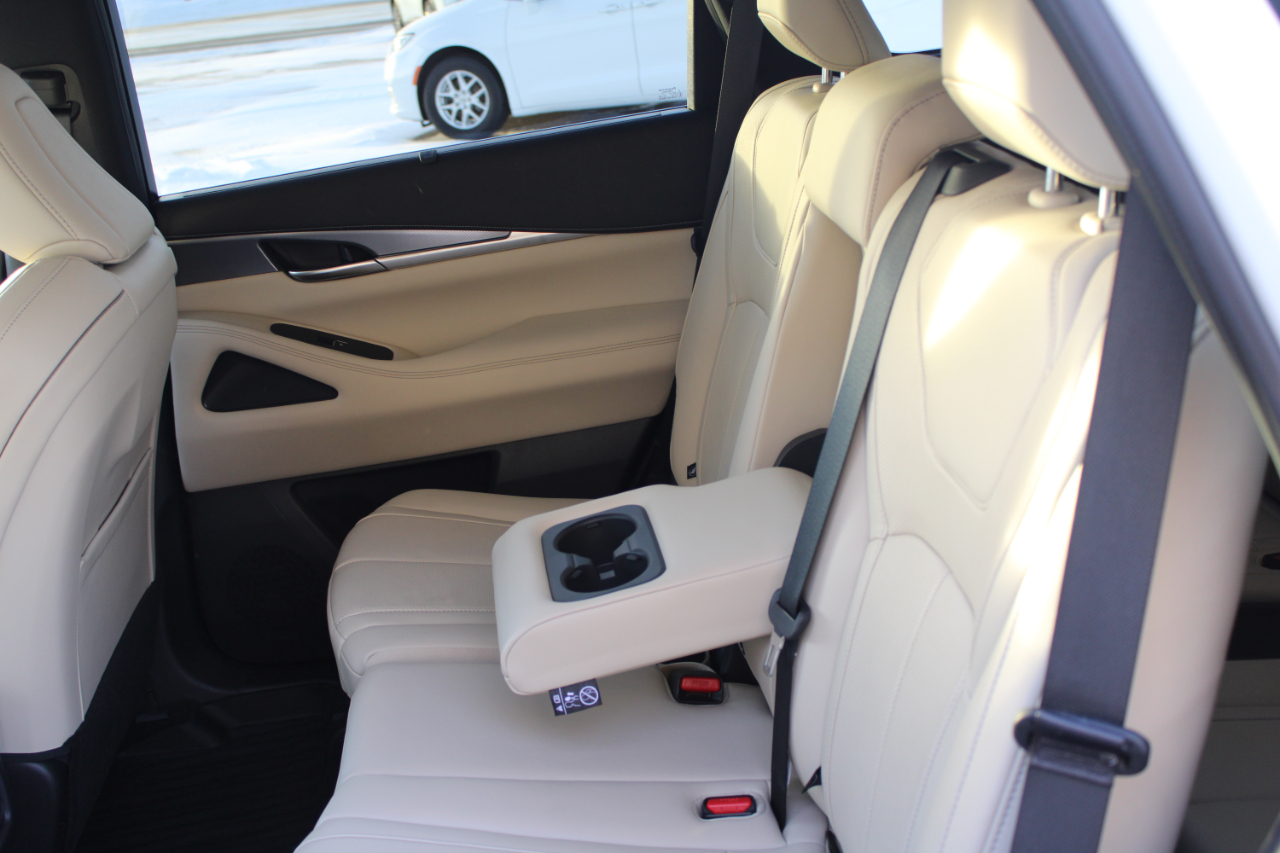 Infiniti QX60 LUXE AWD 2024