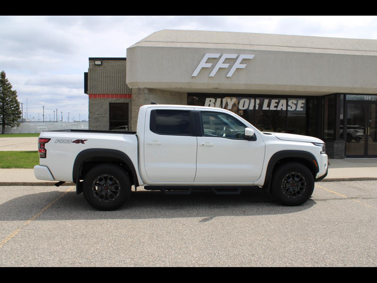 2023 Nissan Frontier S Crew Cab 4WD