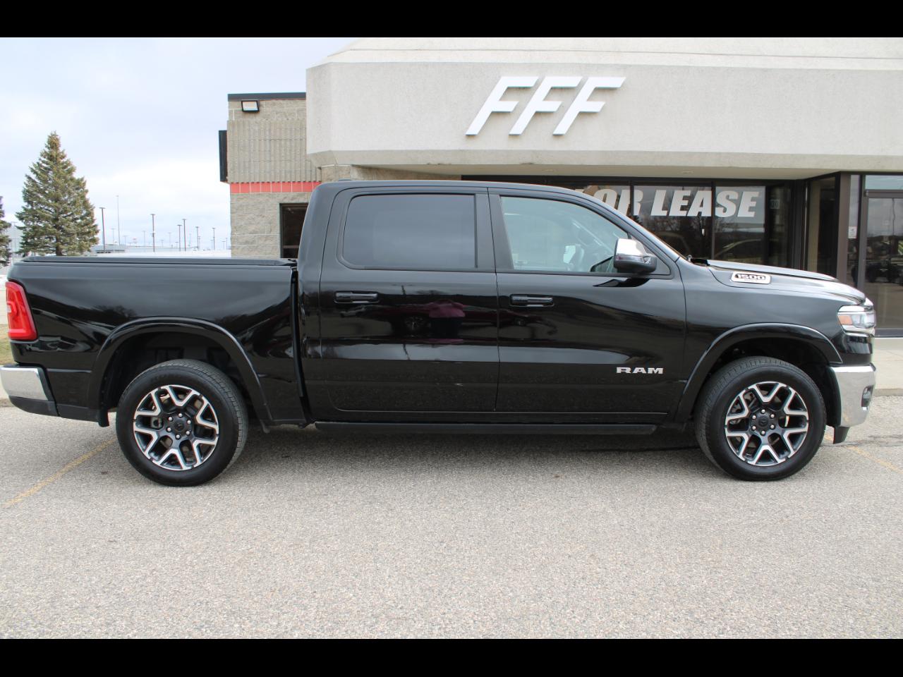 RAM 1500 Laramie Crew Cab SWB 4WD 2025