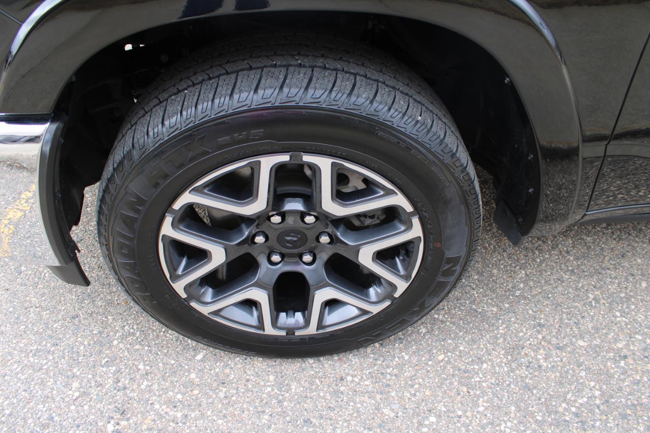 RAM 1500 Laramie Crew Cab SWB 4WD 2025