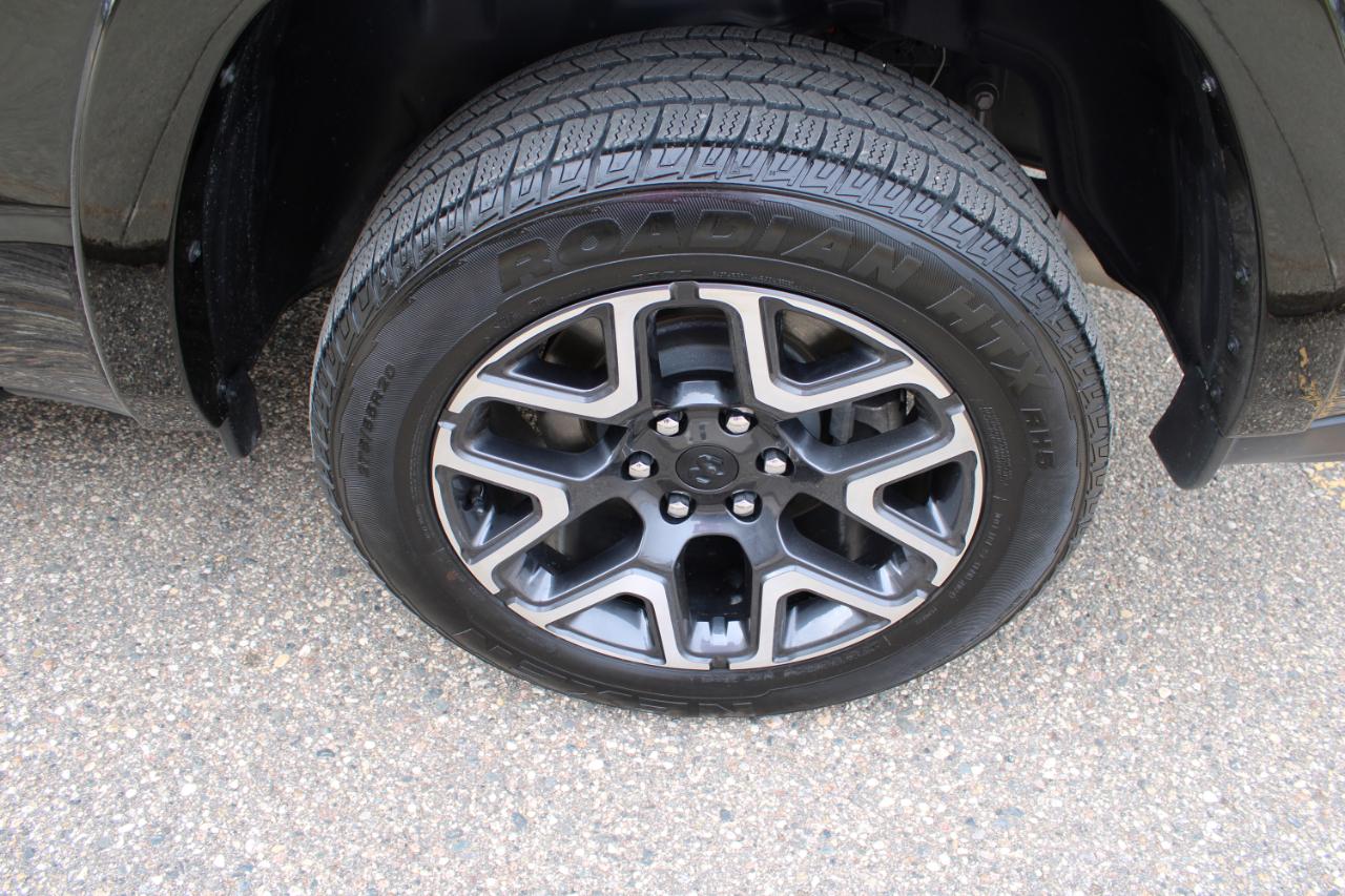 RAM 1500 Laramie Crew Cab SWB 4WD 2025