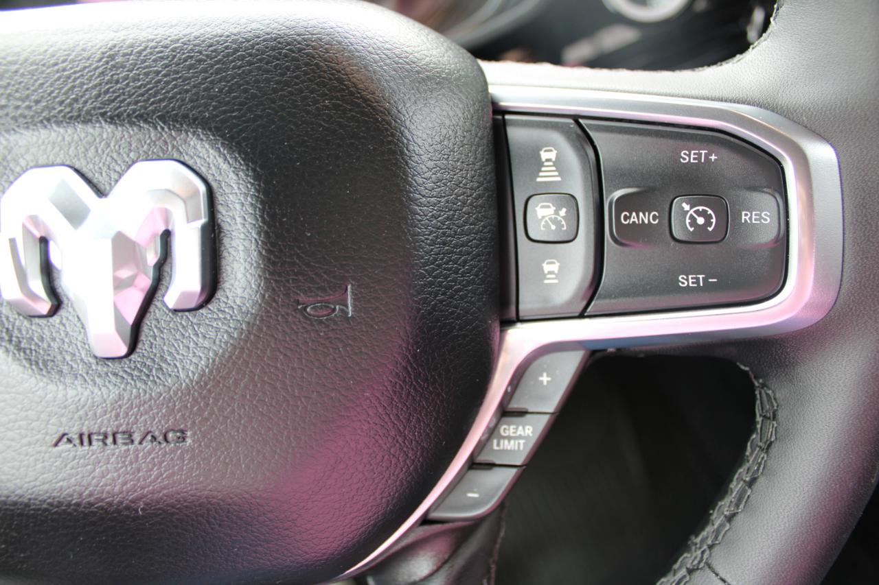 RAM 1500 Laramie Crew Cab SWB 4WD 2025