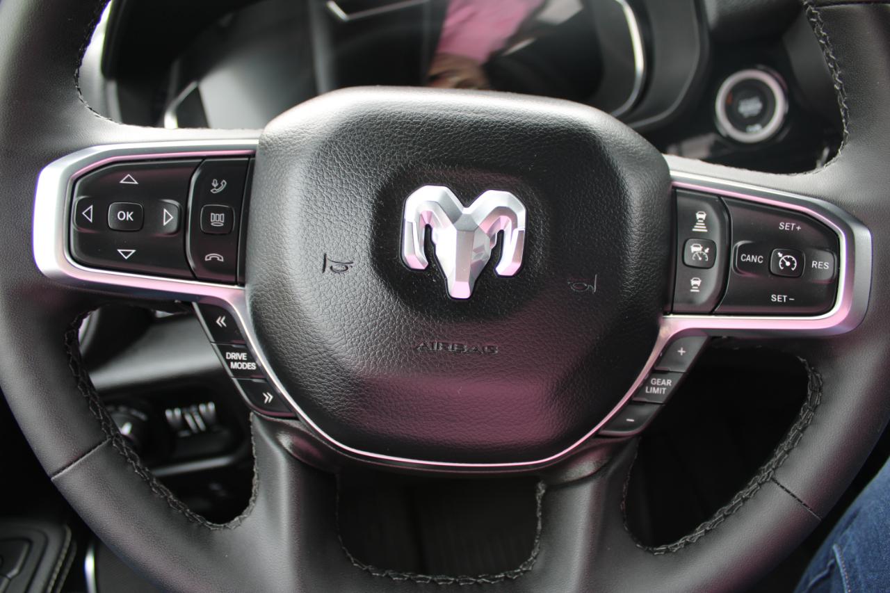 RAM 1500 Laramie Crew Cab SWB 4WD 2025