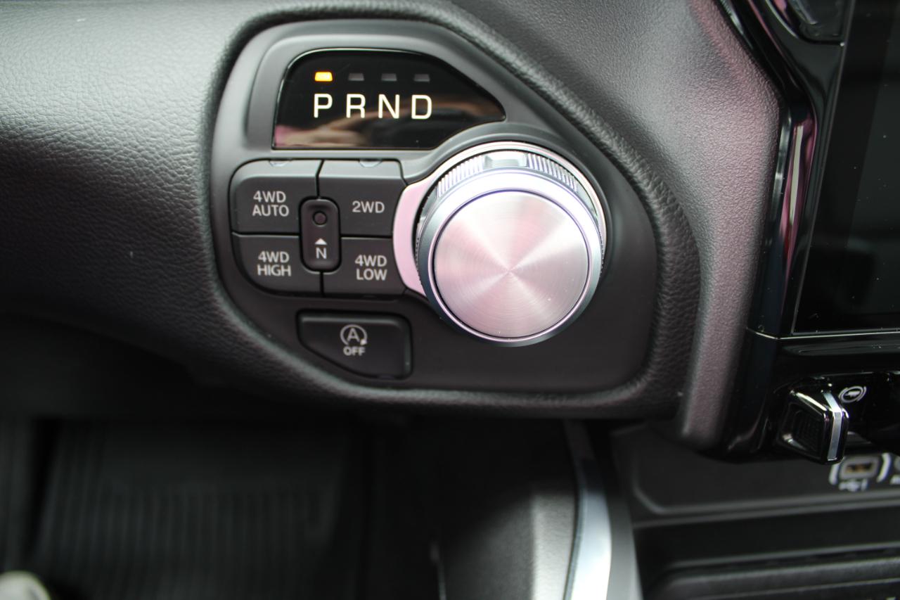 RAM 1500 Laramie Crew Cab SWB 4WD 2025