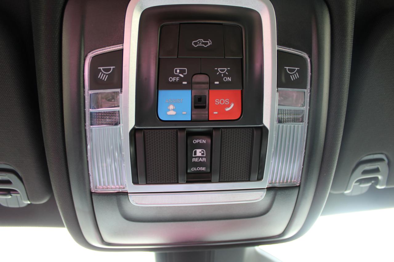 RAM 1500 Laramie Crew Cab SWB 4WD 2025