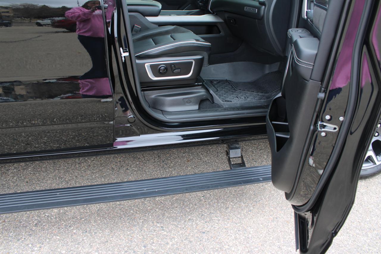 RAM 1500 Laramie Crew Cab SWB 4WD 2025