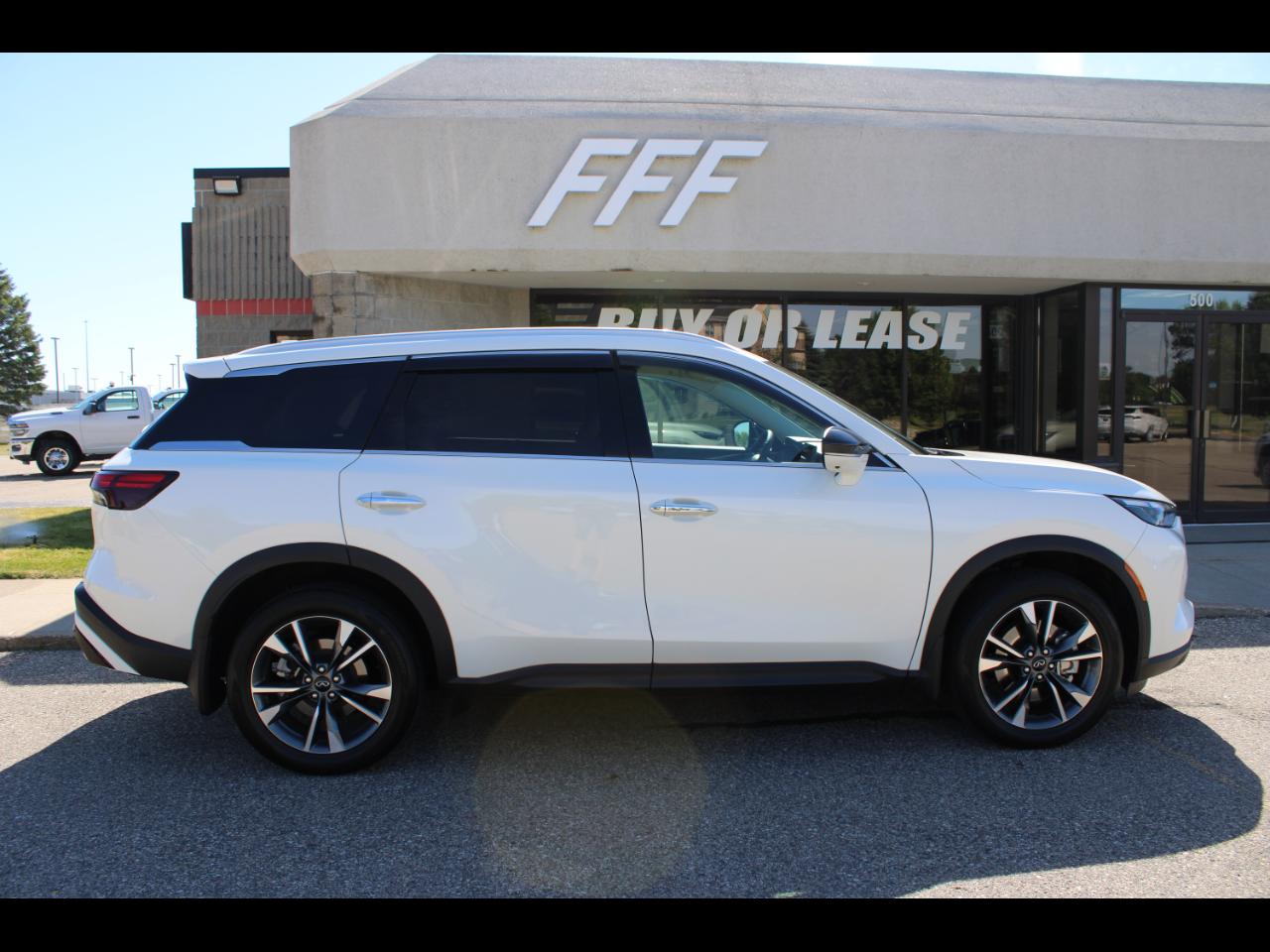 2023 Infiniti QX60 LUXE AWD