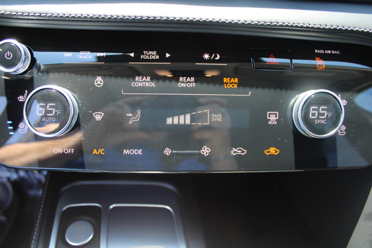 Infiniti QX60 LUXE AWD 2023