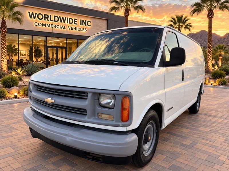 Chevrolet Express photo 2