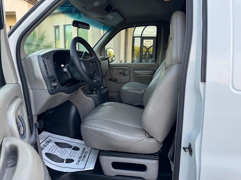 Chevrolet Express photo 9