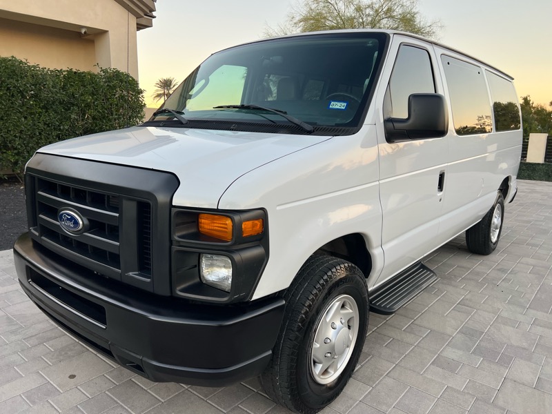 Ford Econoline E-350 XL Super Duty 2014