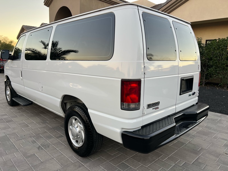 Ford Econoline E-350 XL Super Duty 2014
