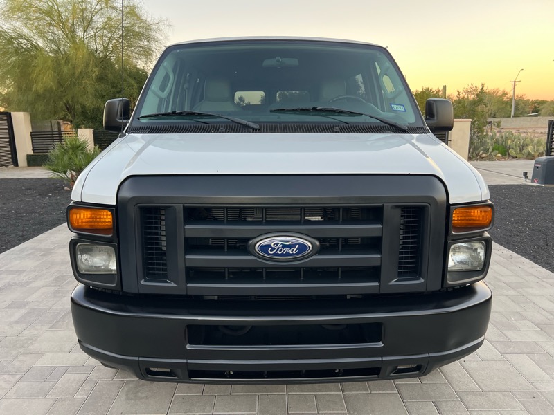 Ford Econoline E-350 XL Super Duty 2014