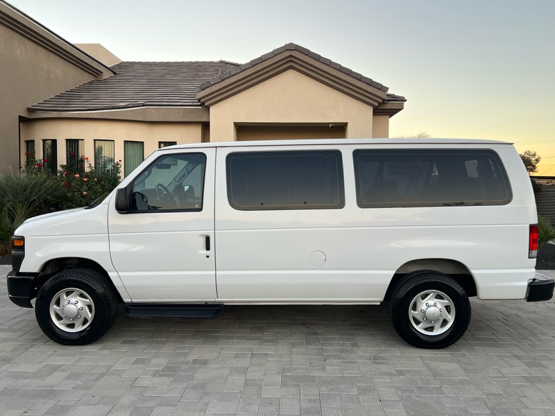 Ford Econoline E-350 XL Super Duty 2014