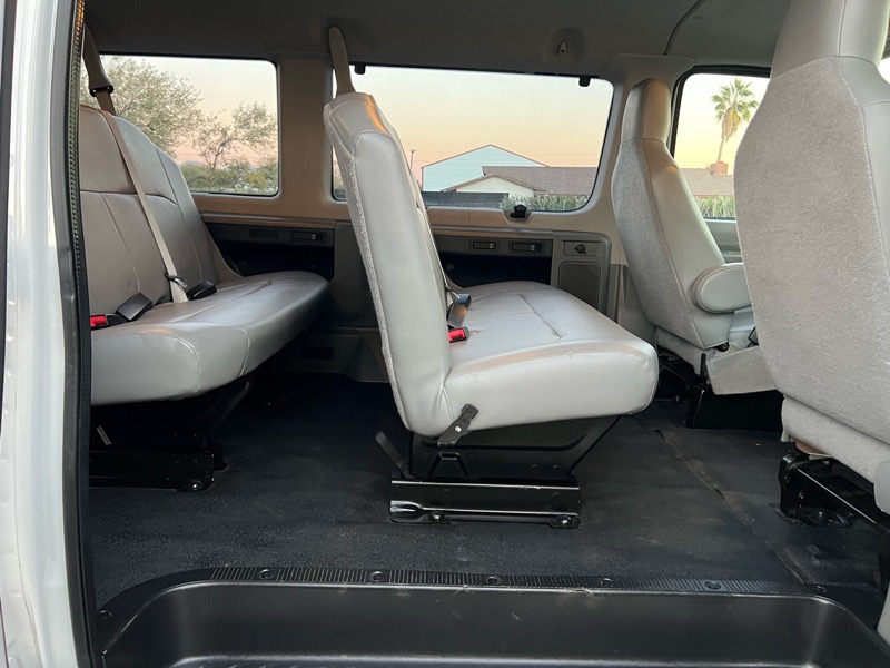 Ford Econoline E-350 XL Super Duty 2014