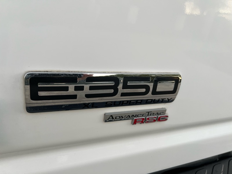 Ford Econoline E-350 XL Super Duty 2014