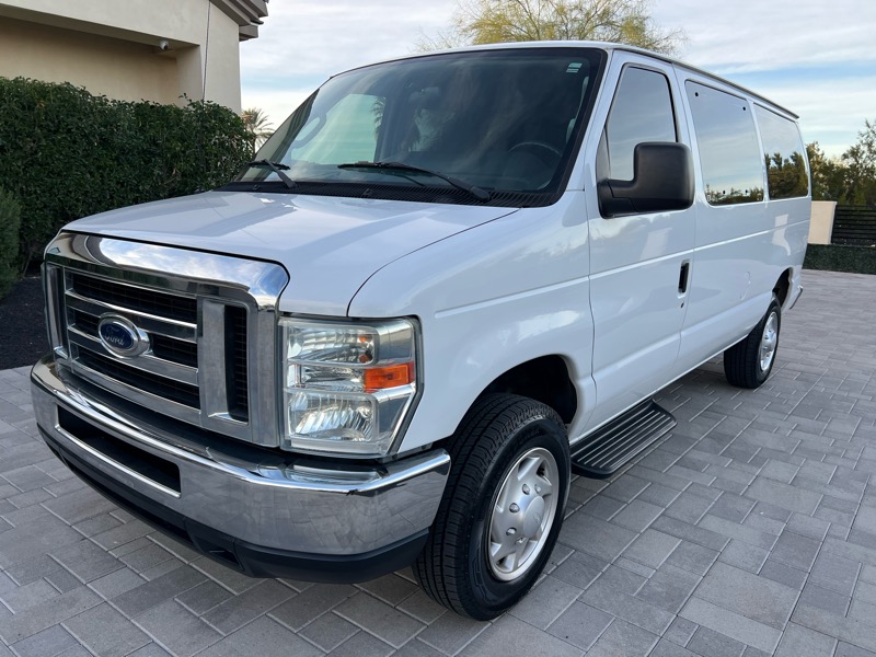 Ford Econoline E-350 XLT Super Duty 2012