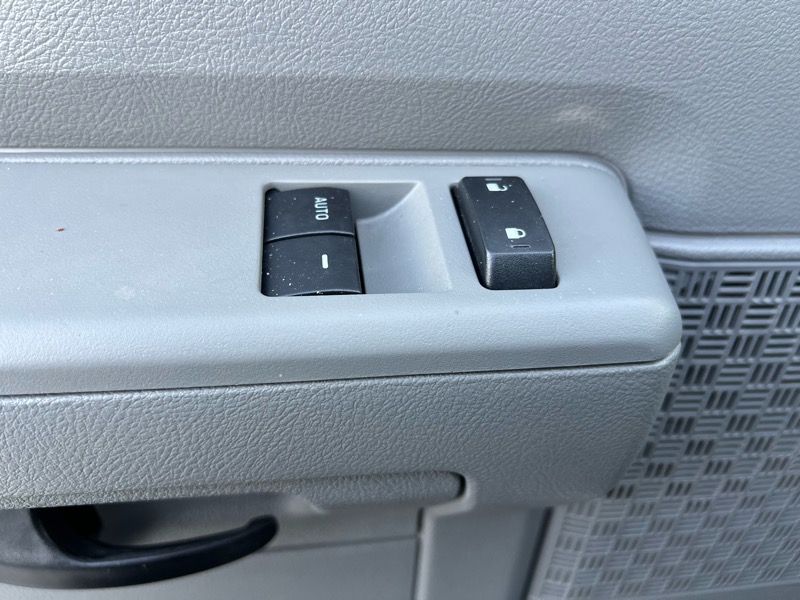 Ford Econoline E-350 XLT Super Duty 2012