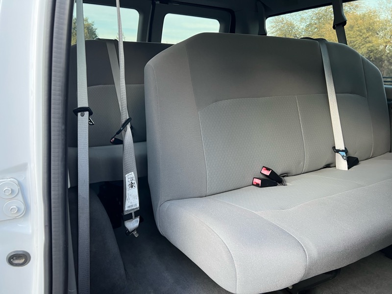 Ford Econoline E-350 XLT Super Duty 2012