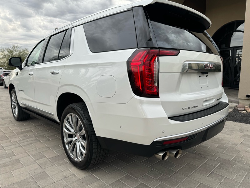 GMC Yukon Denali 4WD 2024