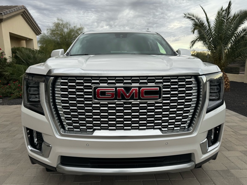 GMC Yukon Denali 4WD 2024