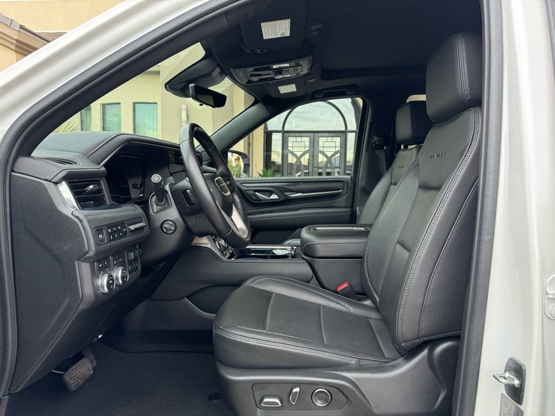 GMC Yukon Denali 4WD 2024