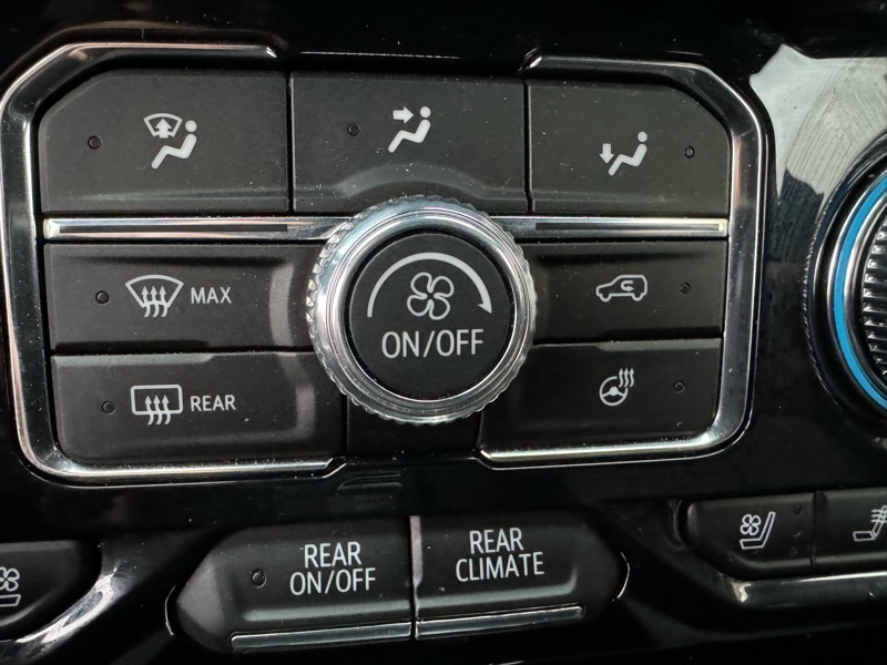 GMC Yukon Denali 4WD 2024