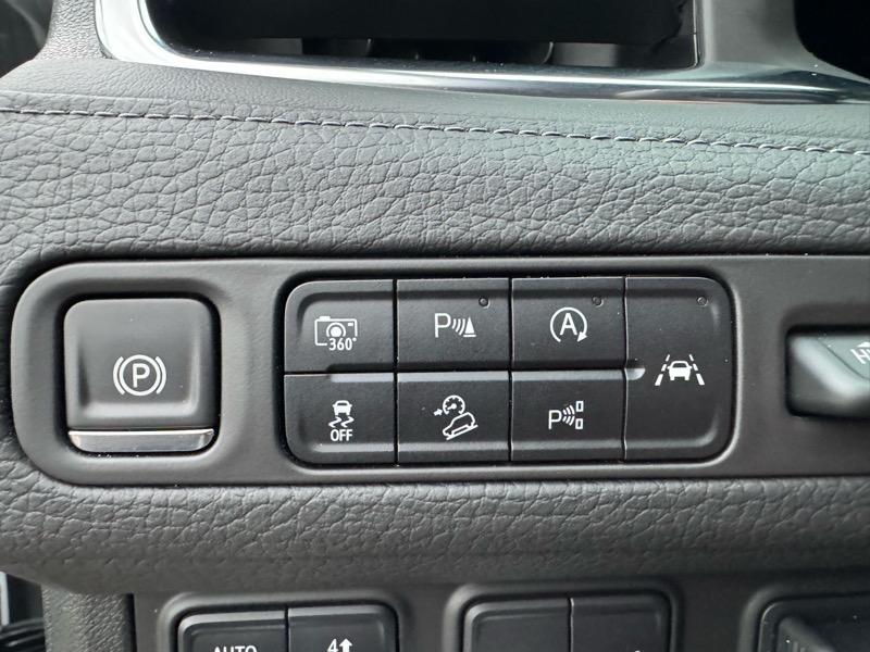 GMC Yukon Denali 4WD 2024