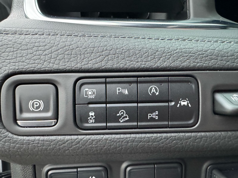 GMC Yukon Denali 4WD 2024