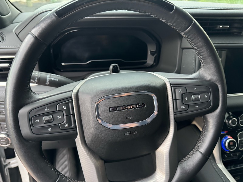 GMC Yukon Denali 4WD 2024