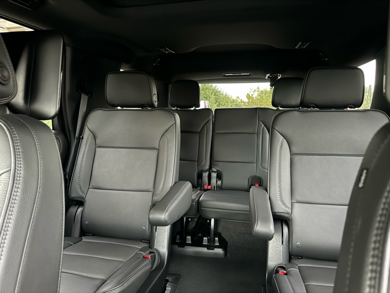 GMC Yukon Denali 4WD 2024