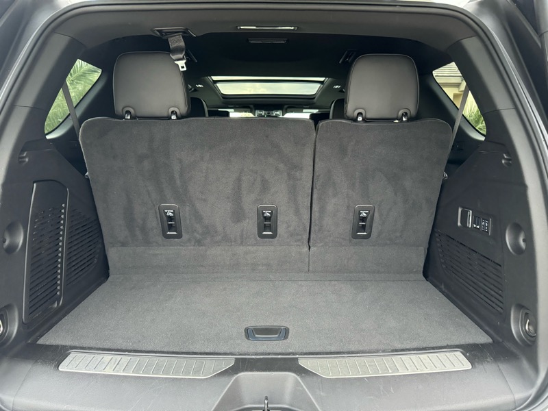 GMC Yukon Denali 4WD 2024