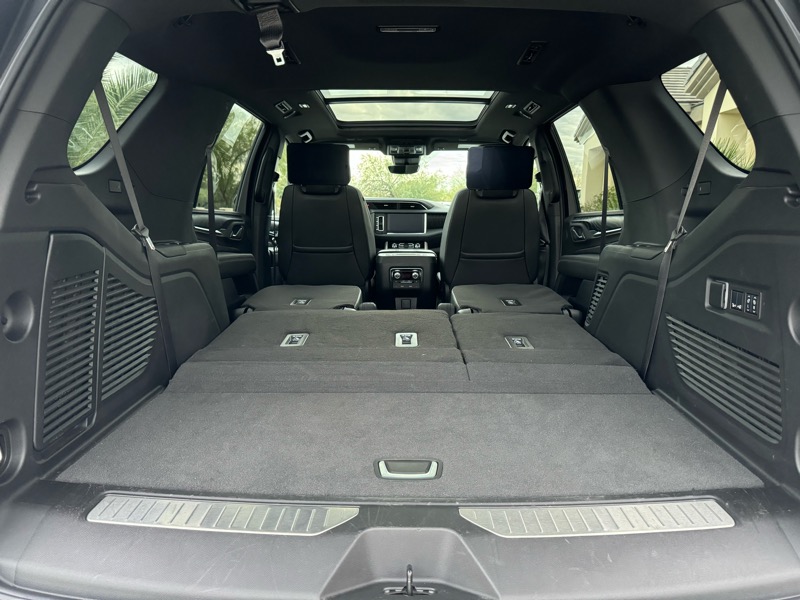 GMC Yukon Denali 4WD 2024