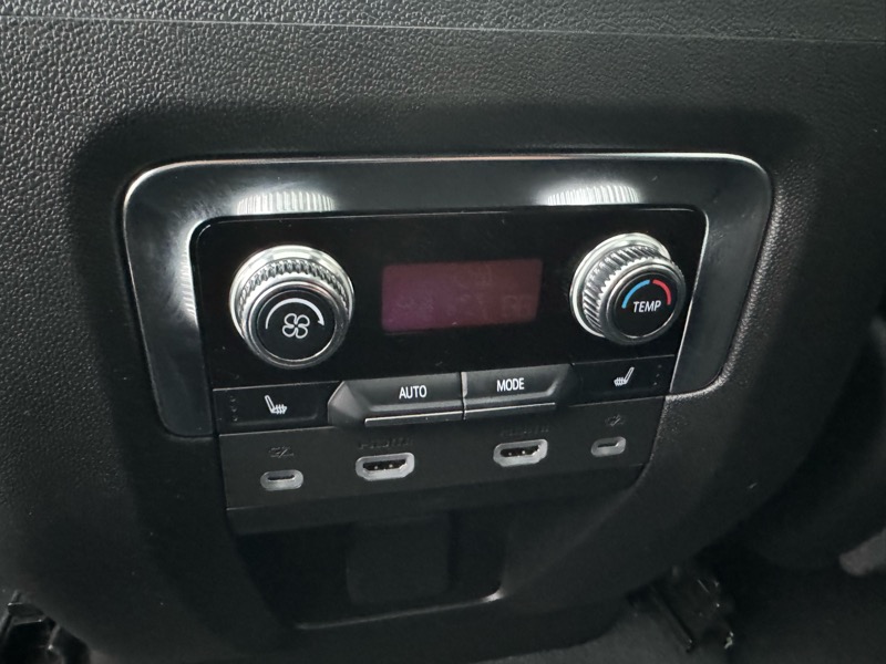 GMC Yukon Denali 4WD 2024