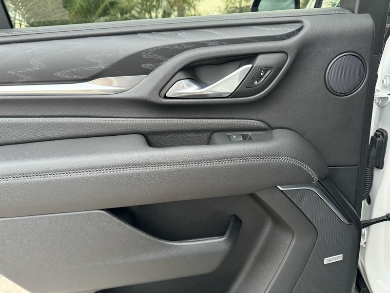 GMC Yukon Denali 4WD 2024