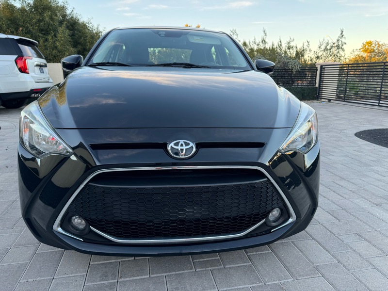 Toyota Yaris LE Hatchback 2020