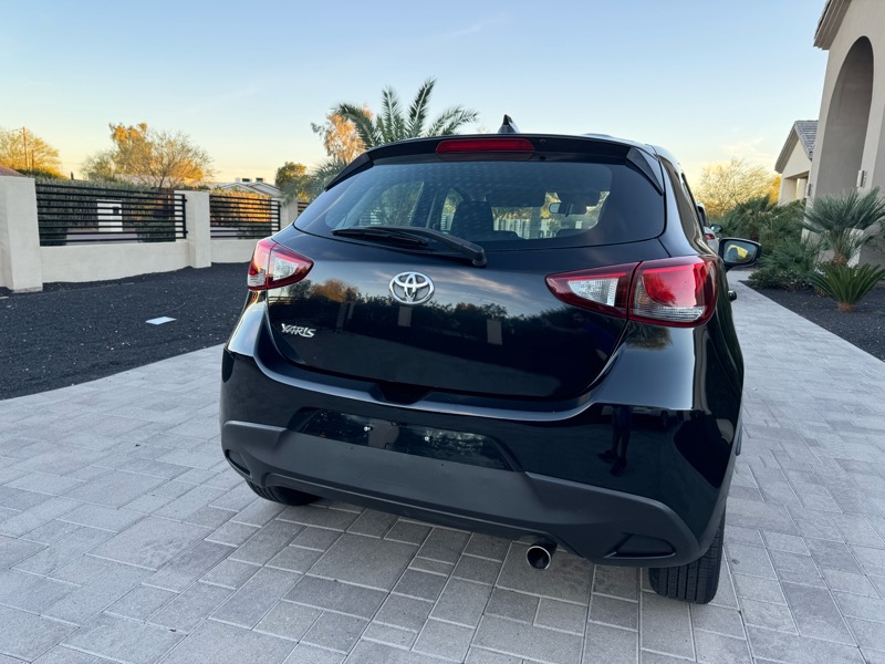 Toyota Yaris LE Hatchback 2020