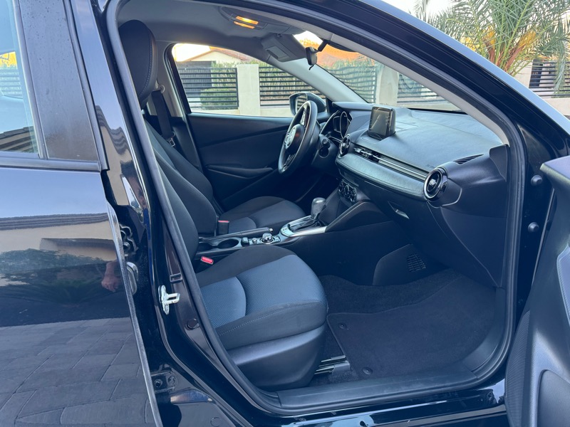 Toyota Yaris LE Hatchback 2020