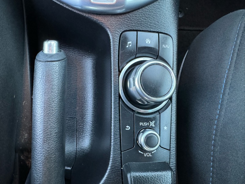 Toyota Yaris LE Hatchback 2020