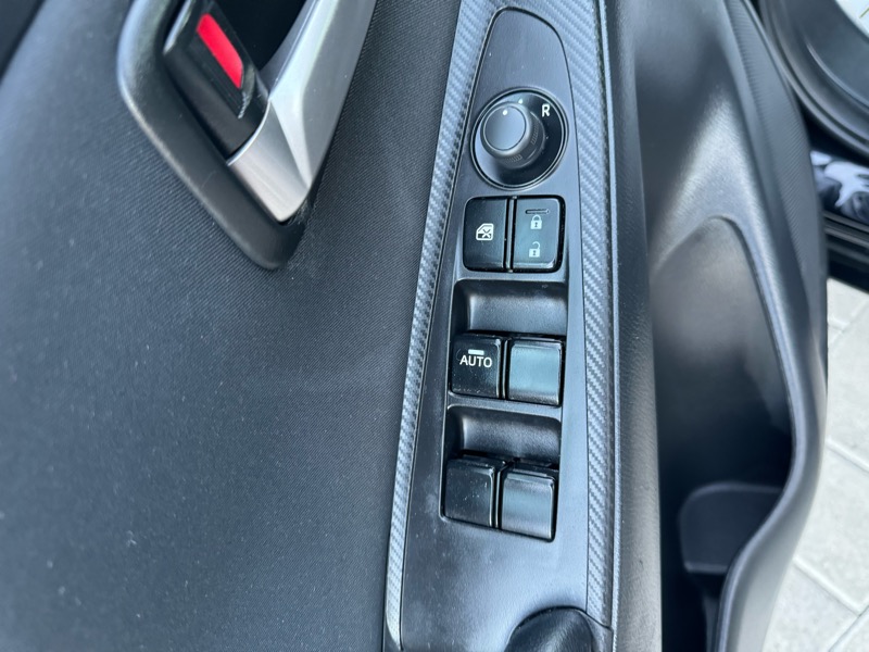 Toyota Yaris LE Hatchback 2020