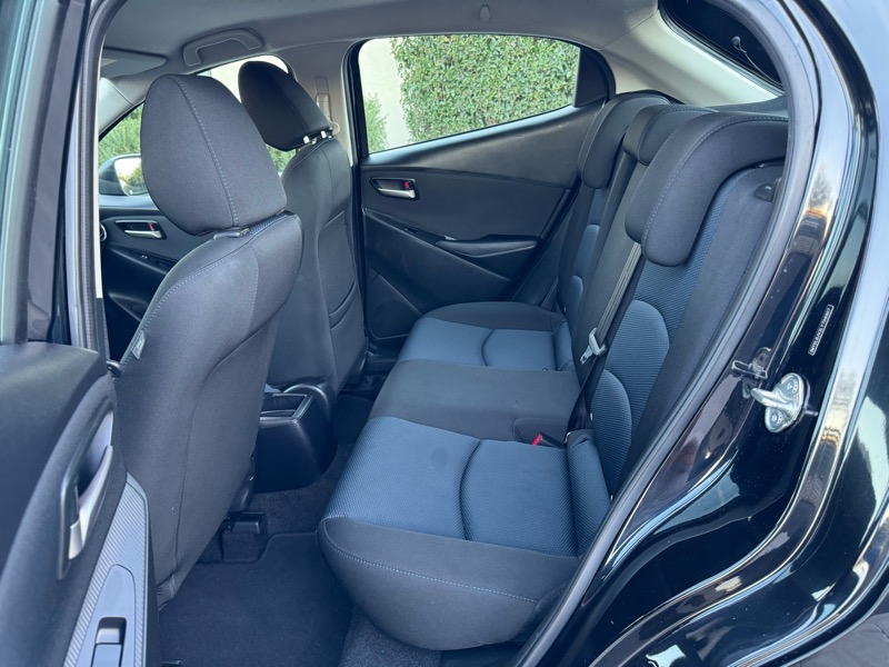 Toyota Yaris LE Hatchback 2020