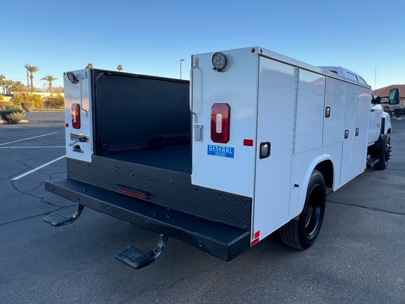 Chevrolet Silverado Medium Duty  2021