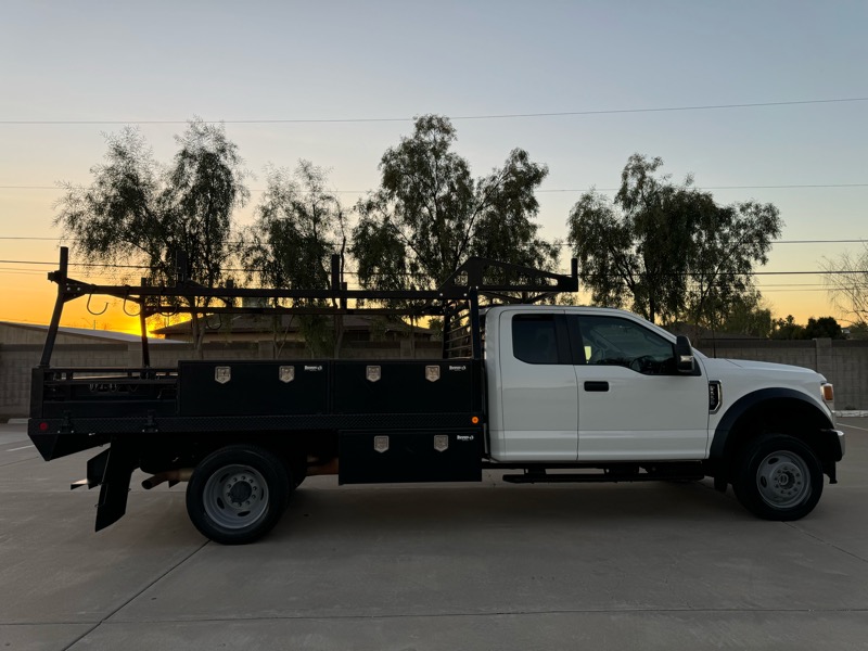 Ford F-550 SuperCab DRW 4WD 2022