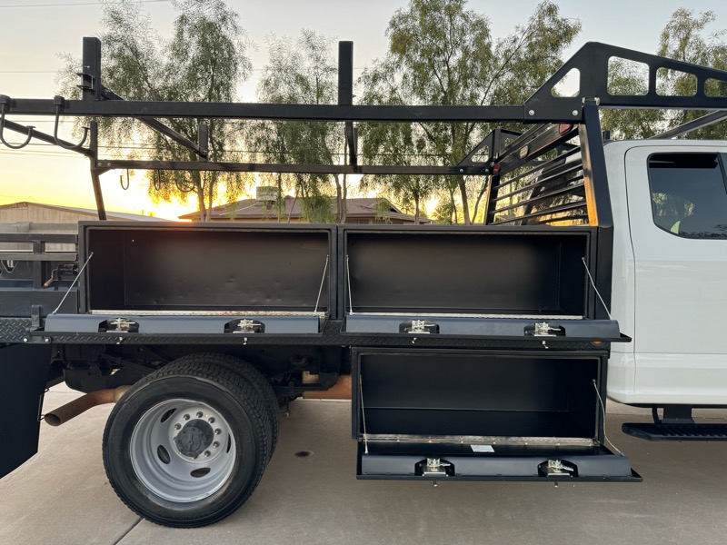 Ford F-550 SuperCab DRW 4WD 2022