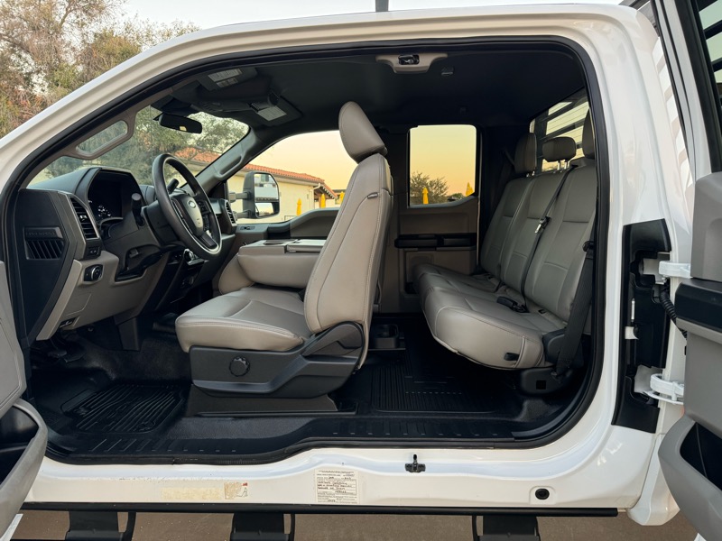 Ford F-550 SuperCab DRW 4WD 2022