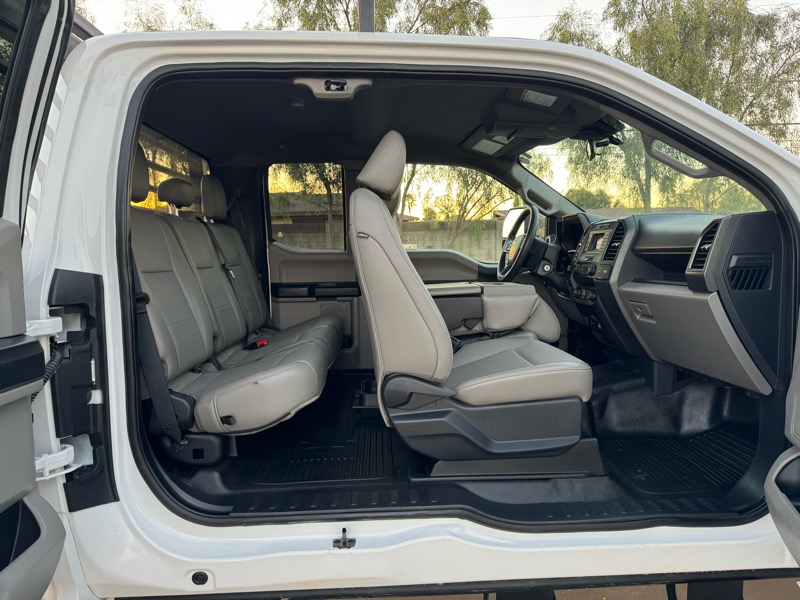 Ford F-550 SuperCab DRW 4WD 2022