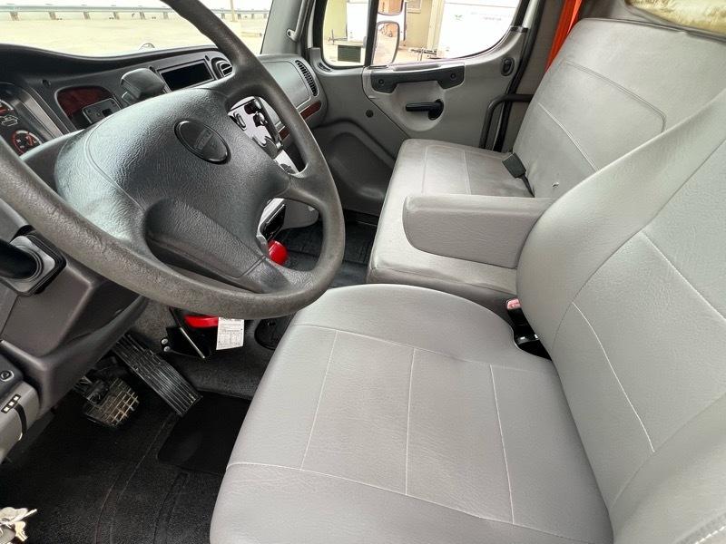 Freightliner M2 106 Medium Duty  2014